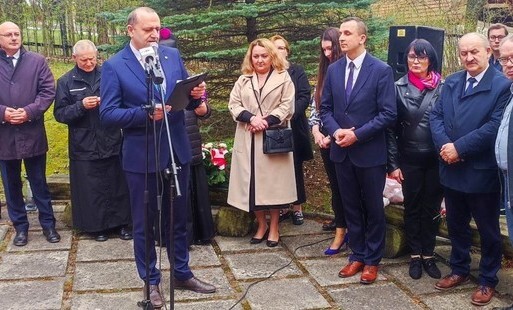 Zdjęcie do Dzień Pamięci Ofiar Zbrodni Katyńskiej - obchody rocznicowe w Pińczowie