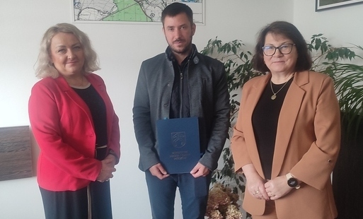 Zdjęcie do Ważny krok w stronę rozbudowy ul. Leśnej w Pińczowie.       Umowa z projektantem podpisana! 
