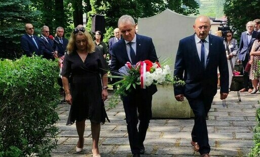 Zdjęcie do Pińcz&oacute;w pamięta o poległych Harcerzach