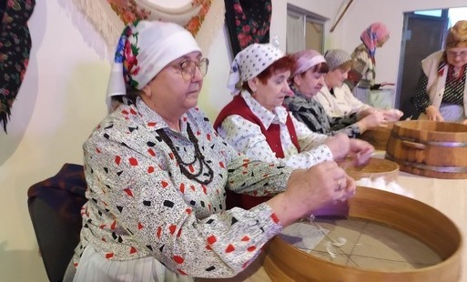 Zdjęcie do "Wypi&oacute;rek" - wspomnienie ciekawego obrzędu.&nbsp;